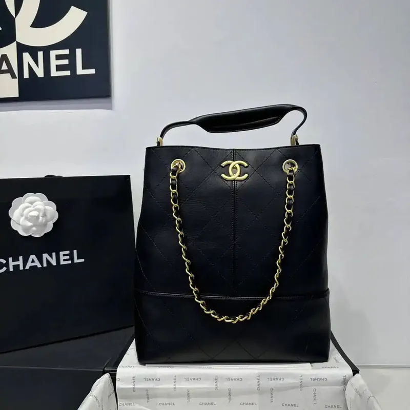 Chanel AS5636 Nákupní taška z jemné telecí kůže lesklé jehněčí kůže černá