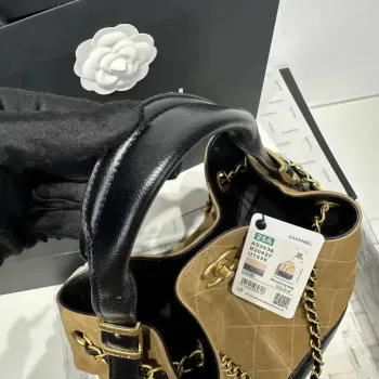 Chanel AS5636 Nákupní taška z jemné telecí kůže a lesklé jehněčí kůže černá & hnědá