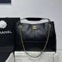 Chanel AS5634 Malá nákupní taška z jemné telecí kůže lesklé jehněčí kůže černá