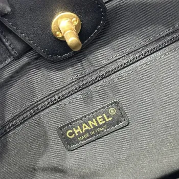 Chanel AS5634 Malá nákupní taška z jemné telecí kůže lesklé jehněčí kůže černá