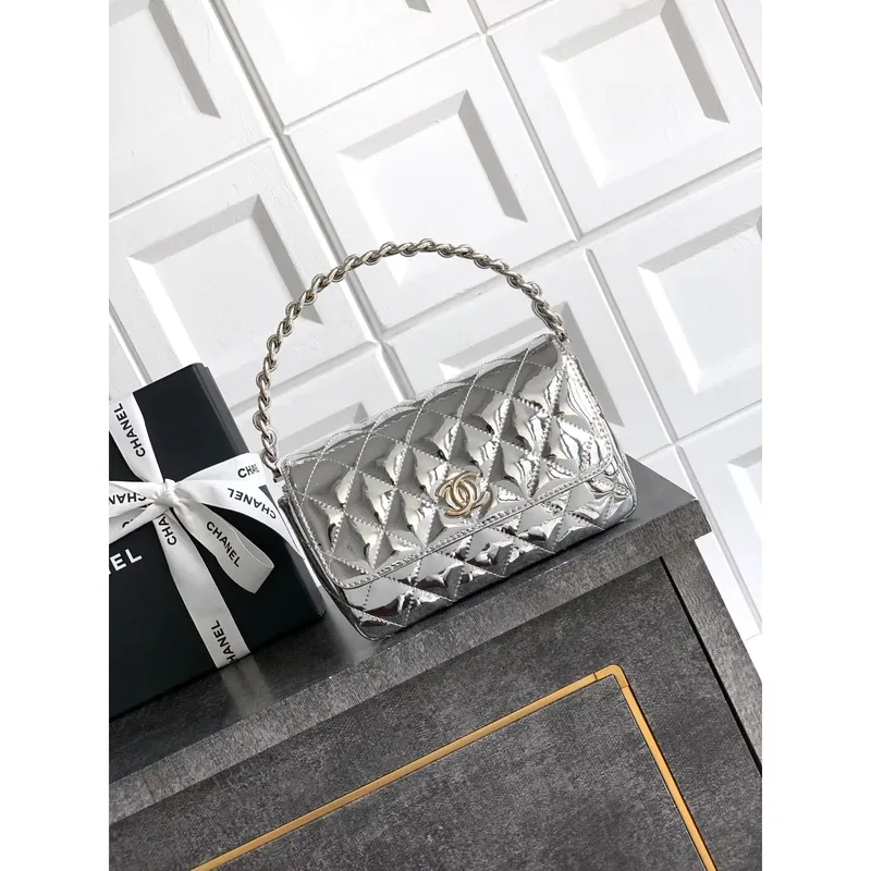 Chanel Večerní taška s rukojetí z lakované kůže AS6675 Stříbrná