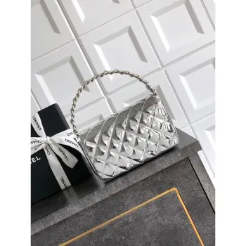 Chanel Večerní taška s rukojetí z lakované kůže AS6675 Stříbrná