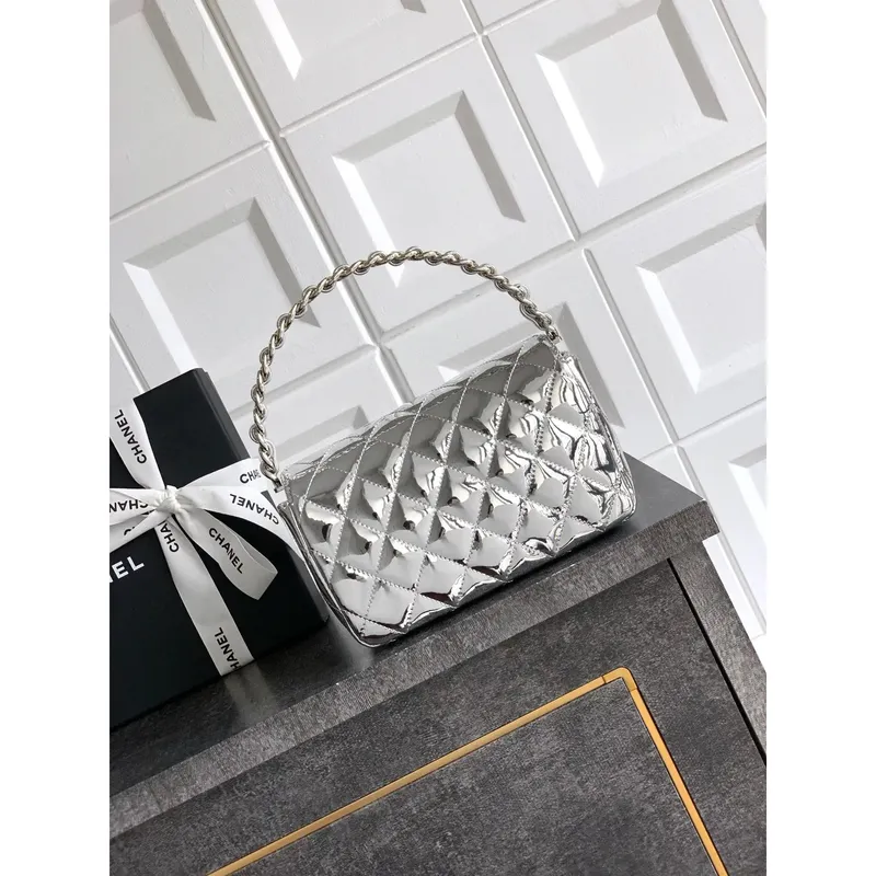 Chanel Večerní taška s rukojetí z lakované kůže AS6675 Stříbrná