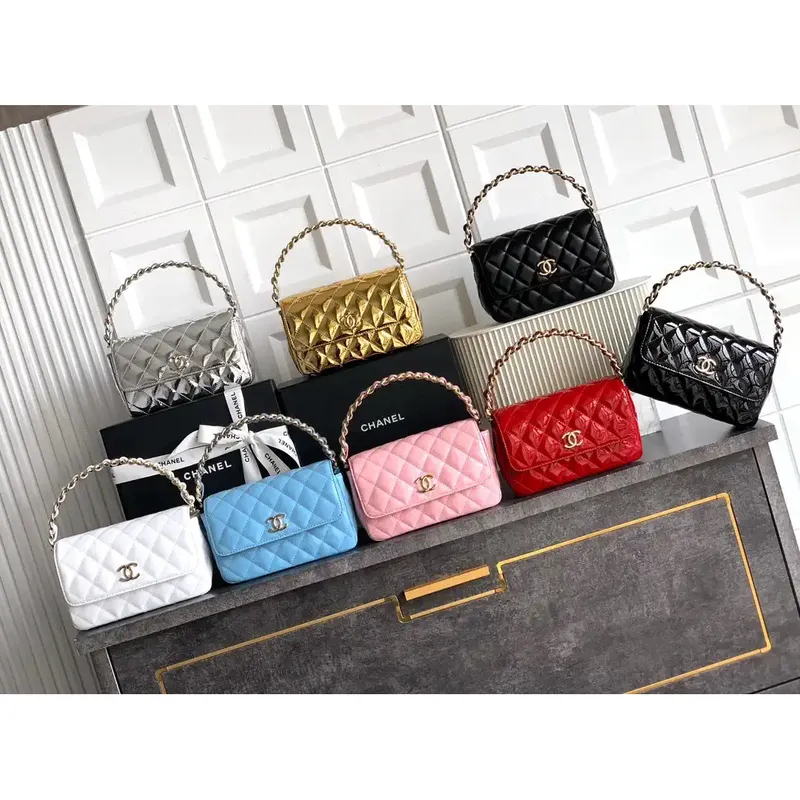 Chanel Večer s kabelkou s rukojetí z lakované kůže AS6675 Zlato