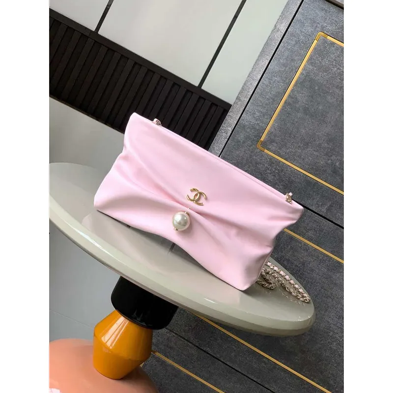Chanel AP4613 Lesklá jehněčí kůže napodobenina perel & zlatý tón kovu růžová