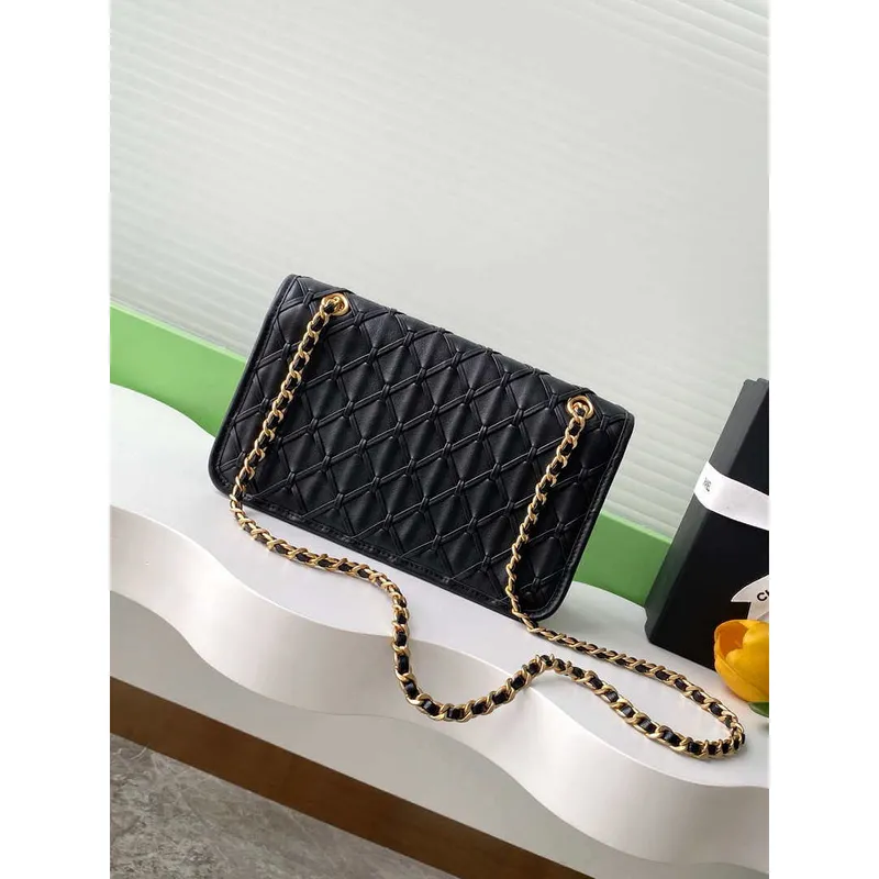 Chanel 25C Klopnová Taška Metalizovaná Pletená Telecí Kůže & Zlatý Tón AS4795 Černá