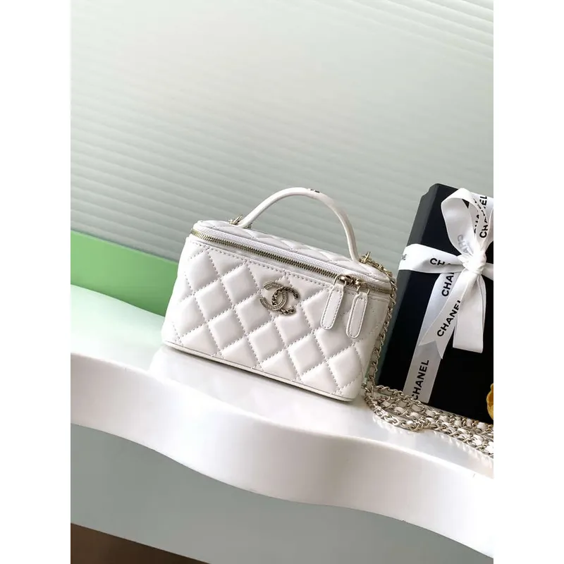 Chanel AP4404 25C Toaletní taška s řetízkem z jehněčí kůže & zlatého tónu kovu bílá