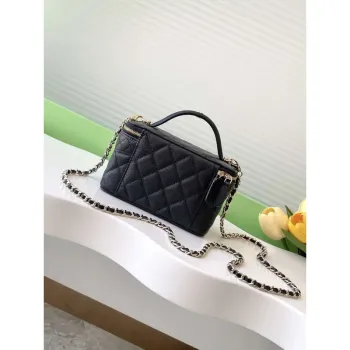 Chanel AP4404 Dlouhá toaletka s řetězem z jemné telecí kůže & zlatého tónu kovu