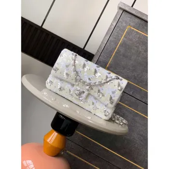 Chanel A01112 Flap Classic 11.12 Kabelka s flitry & jehněčí kůže bílá