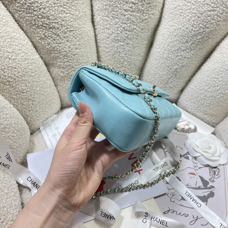 Chanel 25S Klapková modrá jehněčí kůže taška AP5485 zlatá