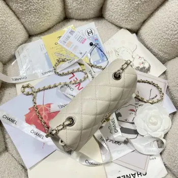 Chanel AP4592 25S Mini Flap Bílá jehněčí kůže zlatá