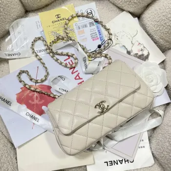Chanel AP4592 25S Mini Flap Bílá jehněčí kůže zlatá