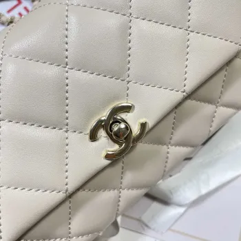 Chanel AP4592 25S Mini Flap Bílá jehněčí kůže zlatá