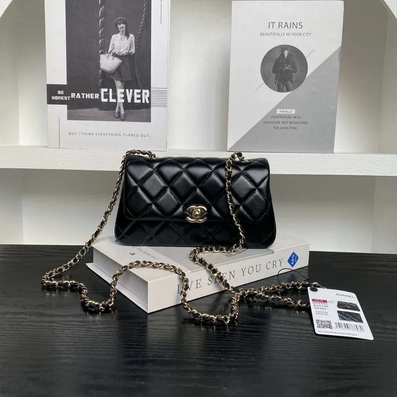 Chanel AP4592 25S Mini Flap černá jehněčí kůže zlato