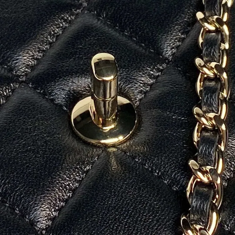 Chanel AP4592 25S Mini Flap černá jehněčí kůže zlato