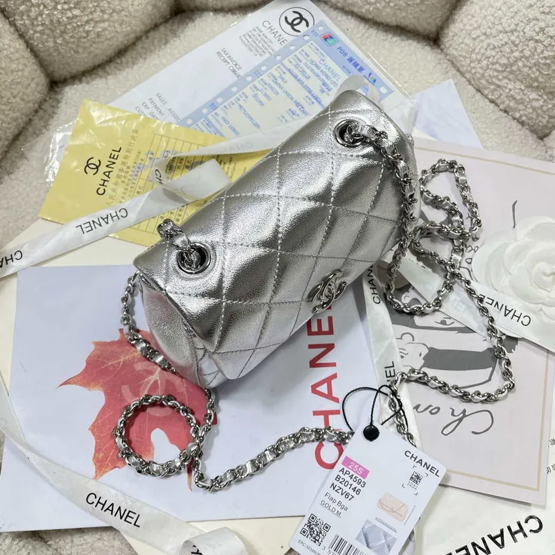 Chanel AP4593 25S Mini Flap Stříbrná jehněčí kůže se stříbrným kováním