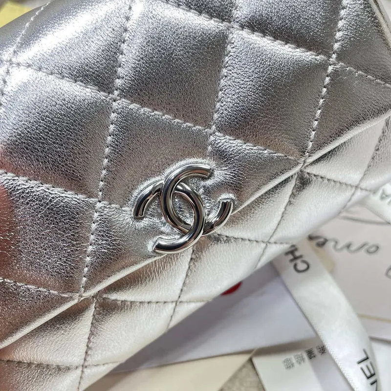 Chanel AP4593 25S Mini Flap Stříbrná jehněčí kůže se stříbrným kováním
