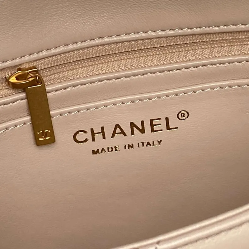 Chanel 25P AS5353 Klopnová taška Lesklá jehněčí kůže Napodobeniny perel & zlatý tón kovu Meruňková