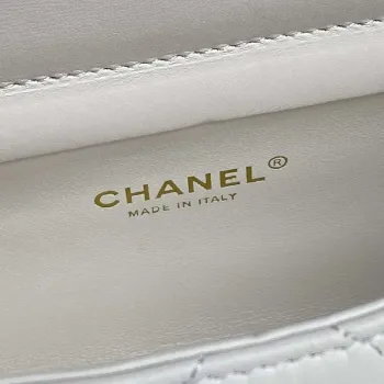 Chanel AS5390 25P Limitovaná edice kabelka s perlovou rukojetí bílá jehněčí kůže