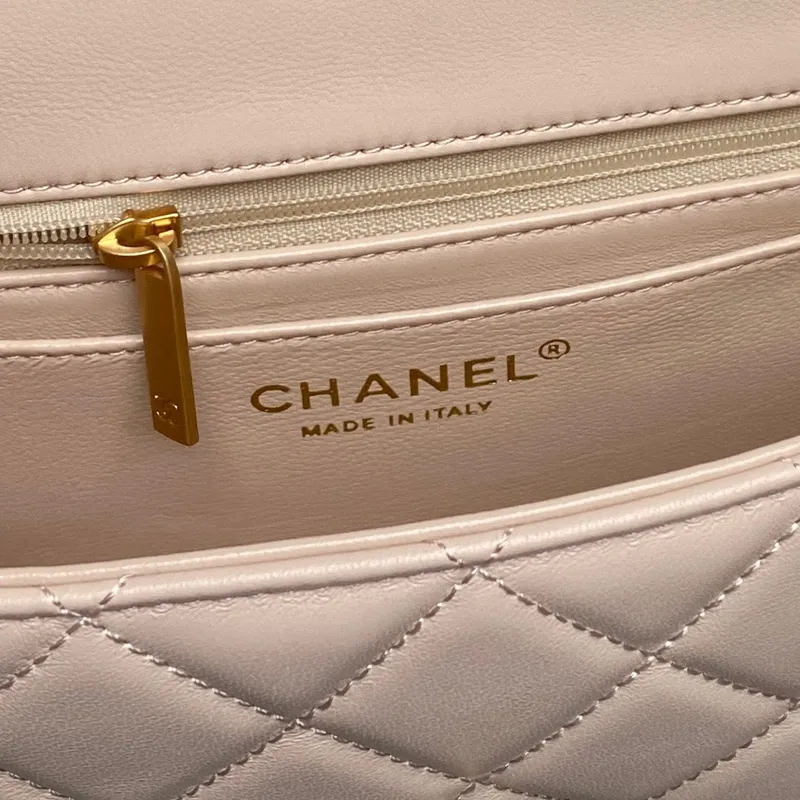 Chanel 25P AS5352 Mini Flap Bag Lesklá jehněčí kůže Napodobenina perel & zlatý tón kovu Meruňková