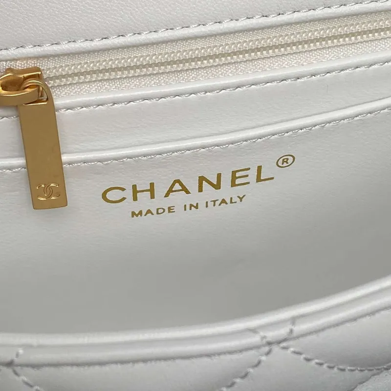 Chanel 25P AS5352 Mini Flap Bag Lesklá jehněčí kůže Napodobeniny perel & zlatý tón kovu bílá