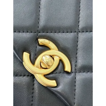 Chanel 25P AS5352 Mini Flap Bag Lesklá jehněčí kůže Napodobeniny perel & zlatý tón kovu černá