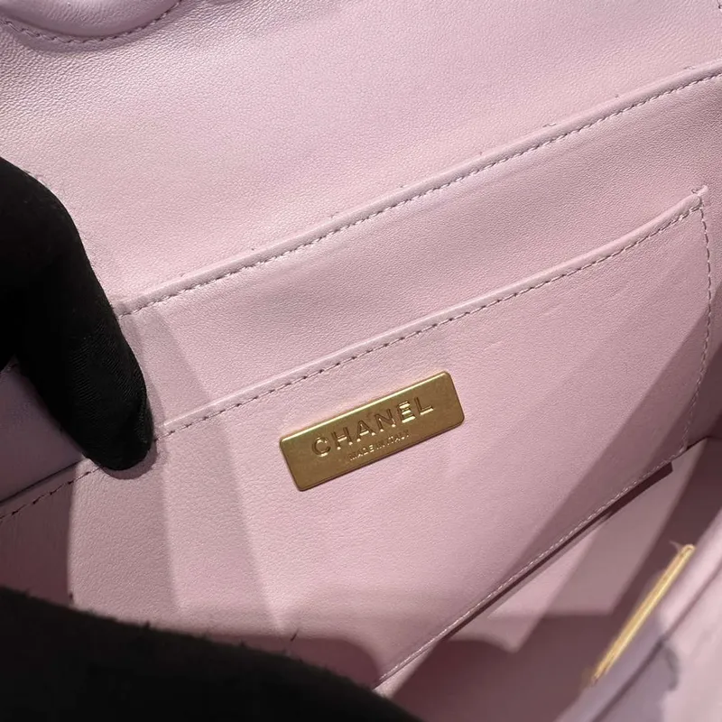 Chanel 25P AS5356 Střední kabelka s klopou a horním držadlem z růžové jehněčí kůže