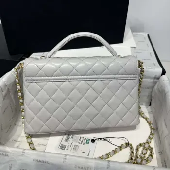 Chanel 25P AS5356 Střední kabelka s klopou a horním držadlem šedá jehněčí kůže