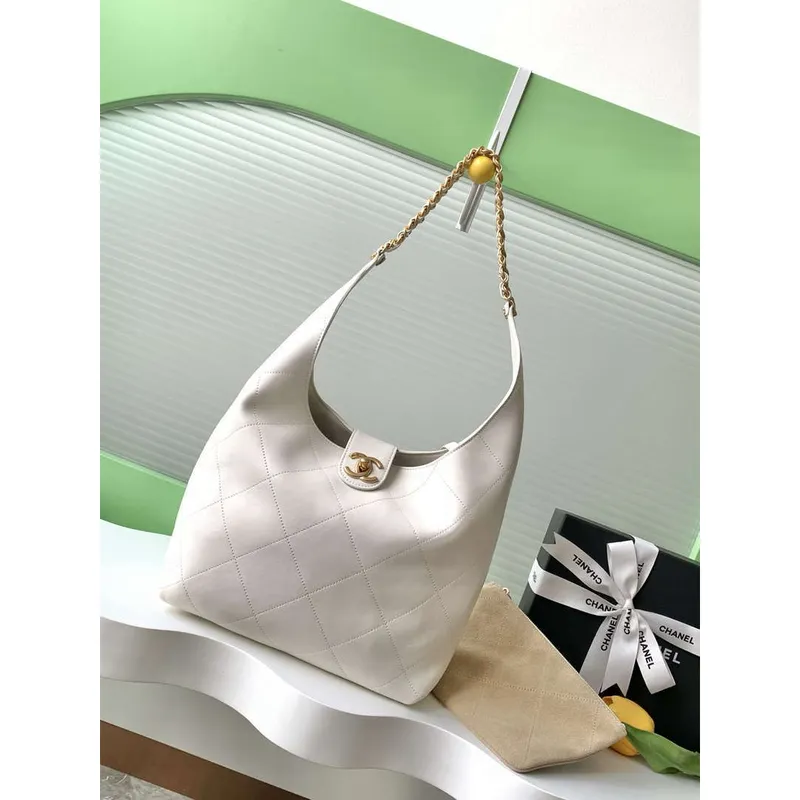 Chanel 25P AS5425 Velká Hobo Kabelka Lesklá Jehněčí Kůže & Zlacený Kov Bílá