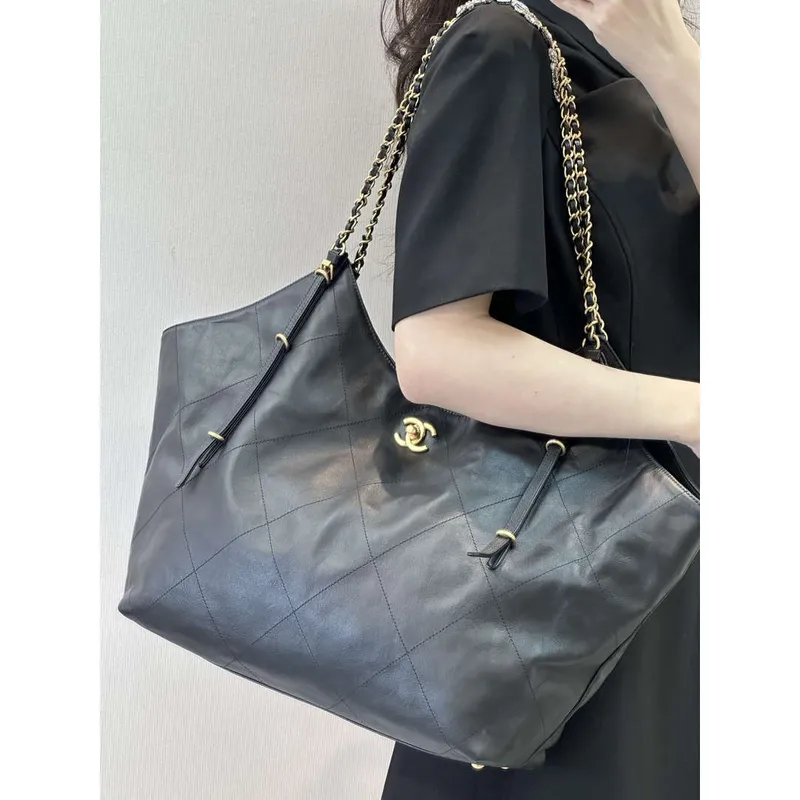 Chanel AS5463 25SS Maxi Nákupní Taška  Telecí Kůže & Zlacený Kov  Černá