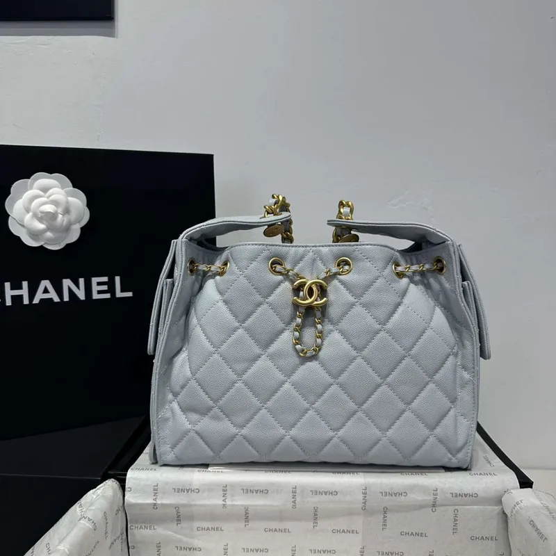 Chanel AS5293 Malá Hobo z telecí kůže & zlatého tónu kovu světle modrá