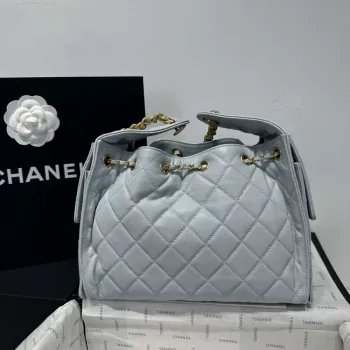 Chanel AS5293 Malá Hobo z telecí kůže & zlatého tónu kovu světle modrá