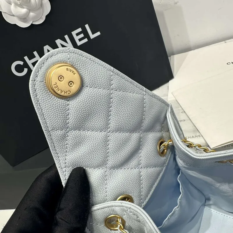 Chanel AS5293 Malá Hobo z telecí kůže & zlatého tónu kovu světle modrá