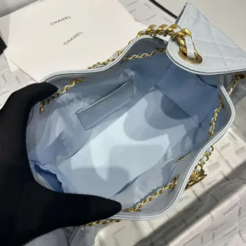 Chanel AS5293 Malá Hobo z telecí kůže & zlatého tónu kovu světle modrá