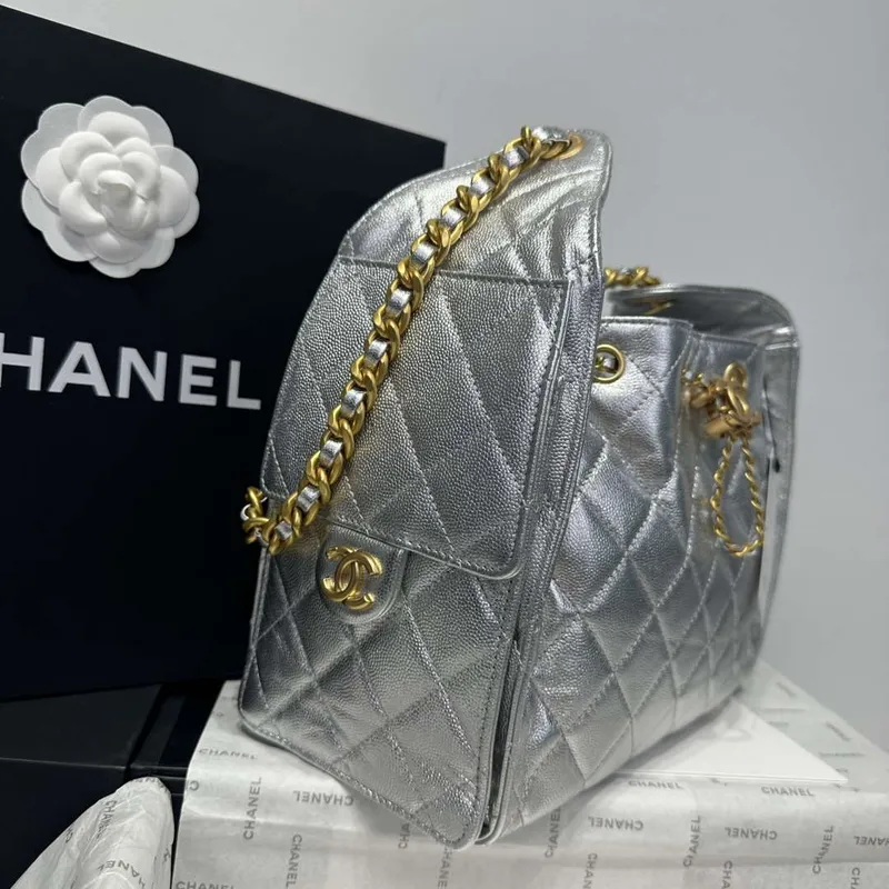 Chanel AS5293 Malá hobo z telecí kůže & zlatého tónu kovu stříbrná