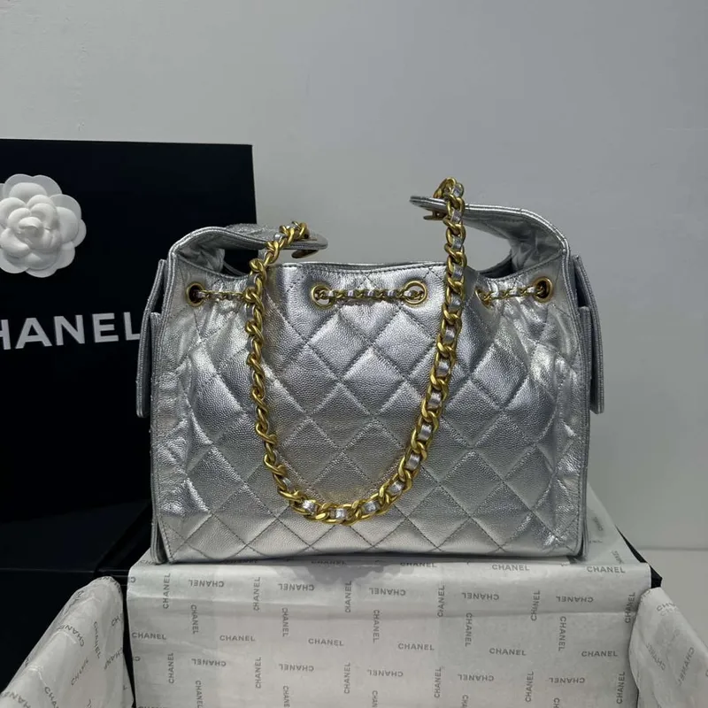 Chanel AS5293 Malá hobo z telecí kůže & zlatého tónu kovu stříbrná