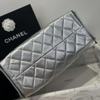 Chanel AS5293 Malá hobo z telecí kůže & zlatého tónu kovu stříbrná