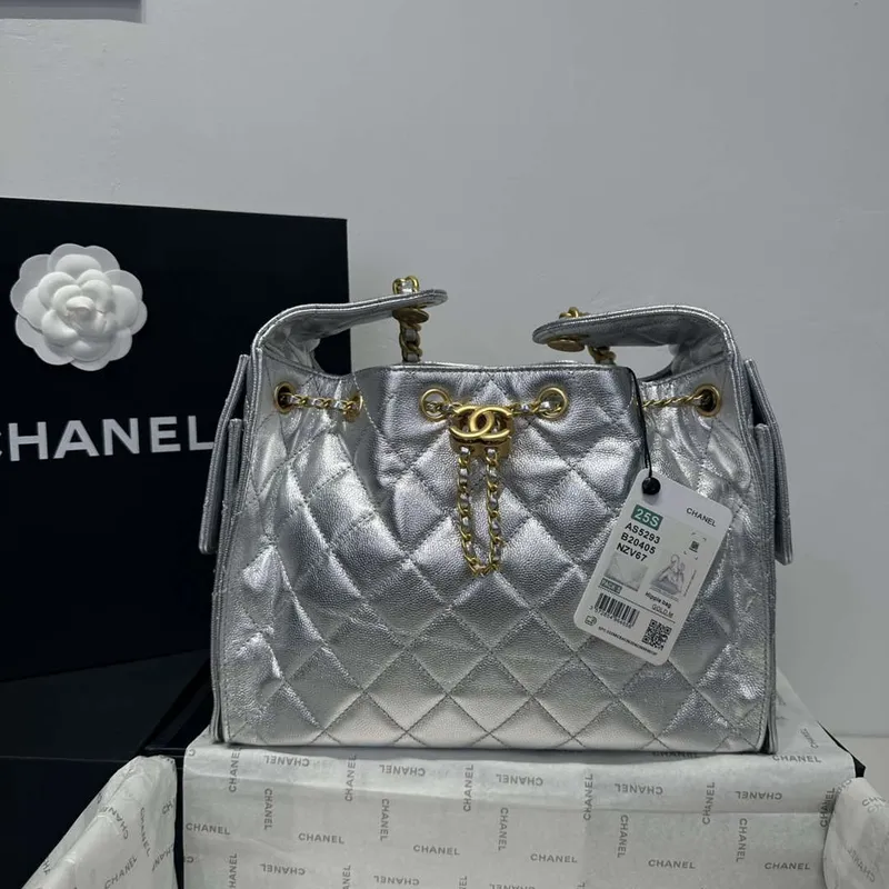 Chanel AS5293 Malá hobo z telecí kůže & zlatého tónu kovu stříbrná