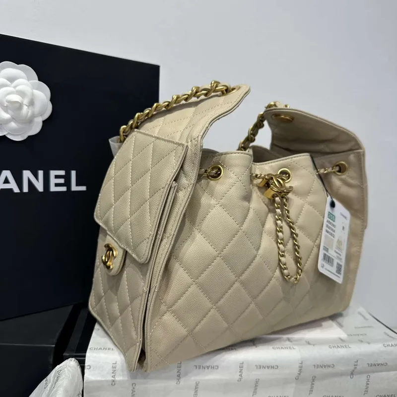 Chanel AS5293 Malá hobo kabelka z telecí kůže & zlatého tónovaného kovu meruňková