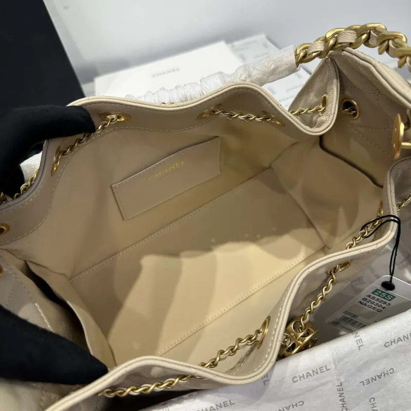 Chanel AS5293 Malá hobo kabelka z telecí kůže & zlatého tónovaného kovu meruňková