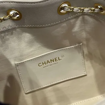 Chanel AS5293 Malá hobo kabelka z telecí kůže & zlatého tónovaného kovu meruňková