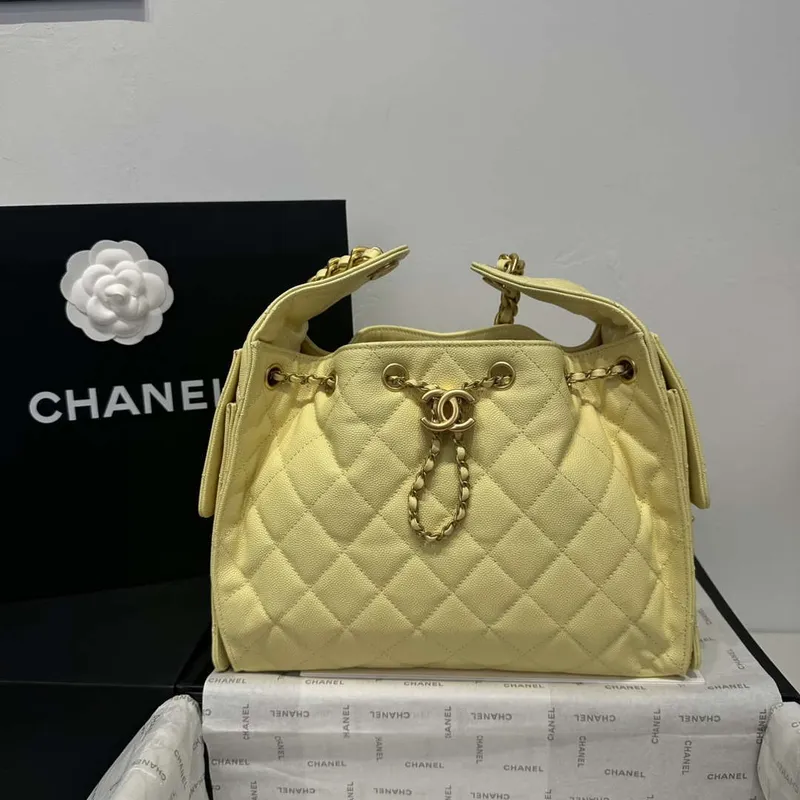 Chanel AS5293 Malá hobo kabelka z telecí kůže & zlatého tónu kovu žlutá