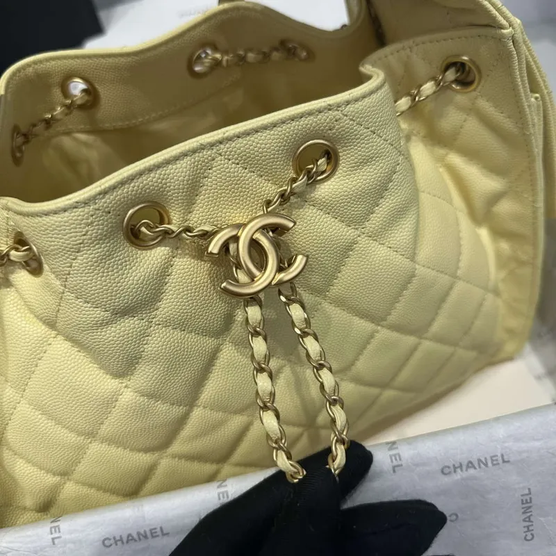 Chanel AS5293 Malá hobo kabelka z telecí kůže & zlatého tónu kovu žlutá