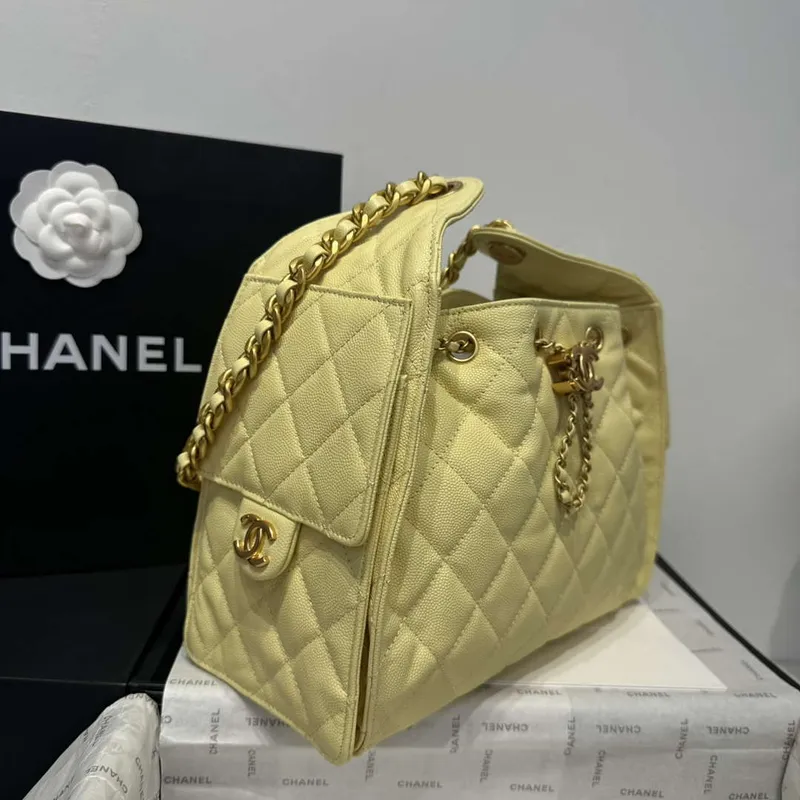 Chanel AS5293 Malá hobo kabelka z telecí kůže & zlatého tónu kovu žlutá