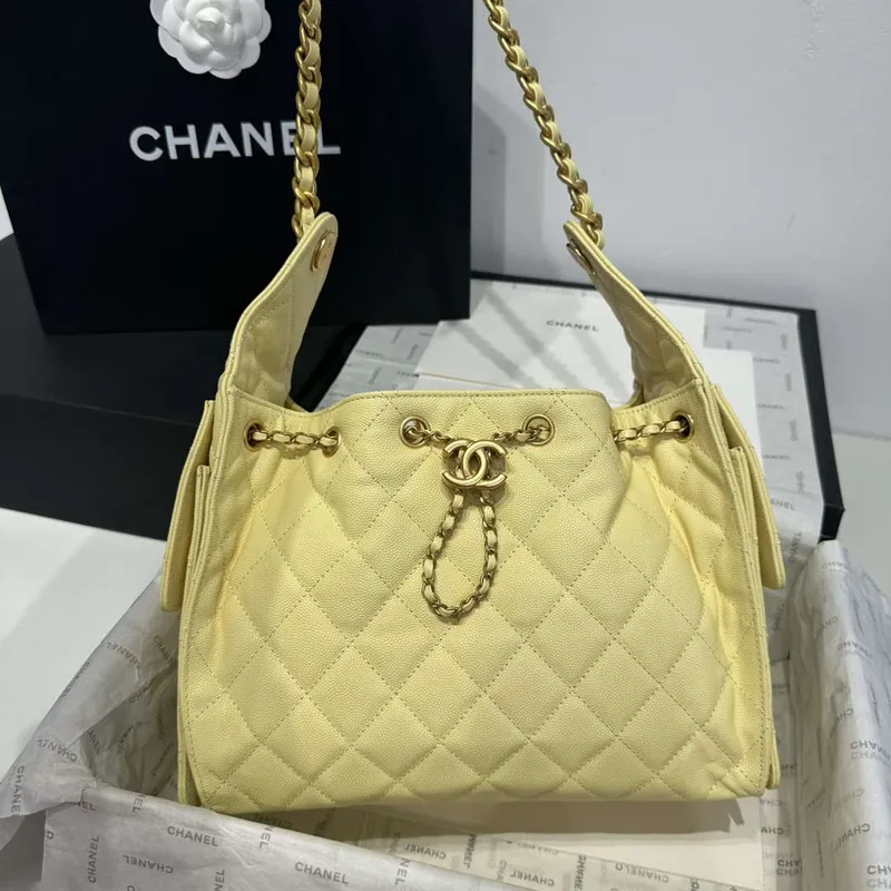 Chanel AS5293 Malá hobo kabelka z telecí kůže & zlatého tónu kovu žlutá