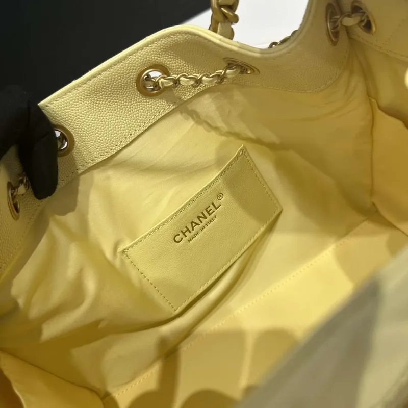Chanel AS5293 Malá hobo kabelka z telecí kůže & zlatého tónu kovu žlutá