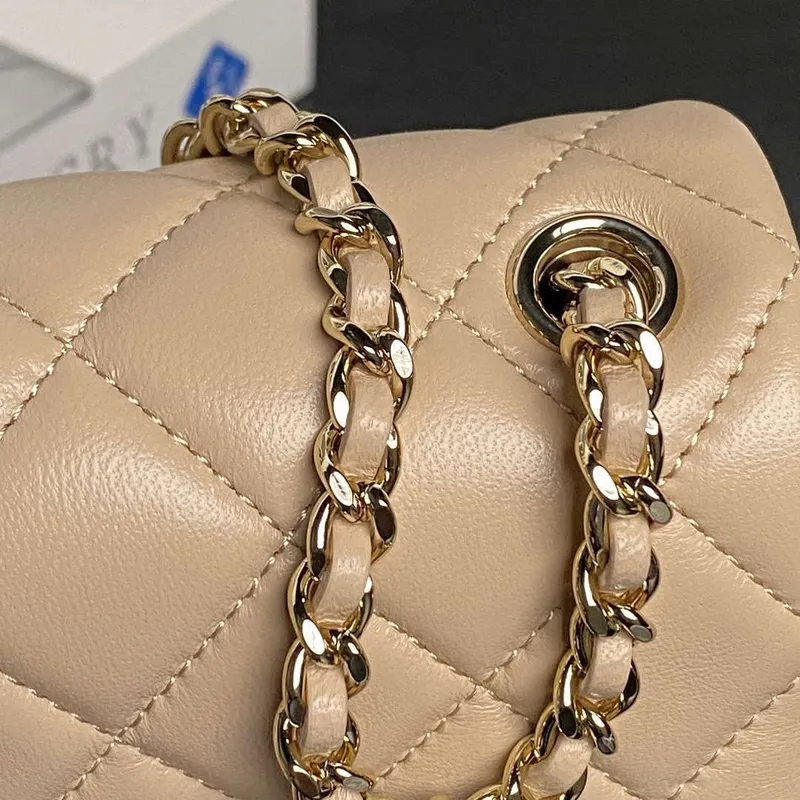 Chanel AP4593 25S Mini Flap jehněčí kůže meruňková zlatá