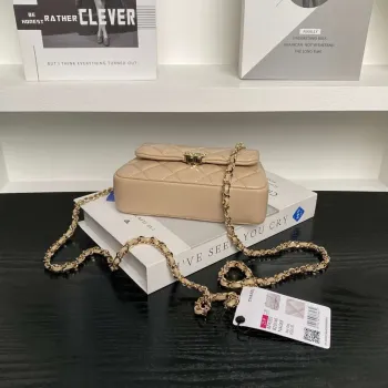Chanel AP4593 25S Mini Flap jehněčí kůže meruňková zlatá