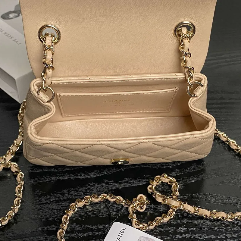 Chanel AP4593 25S Mini Flap jehněčí kůže meruňková zlatá