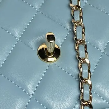 Chanel AP4592 25S Mini Flap jehněčí kůže modrá zlatá